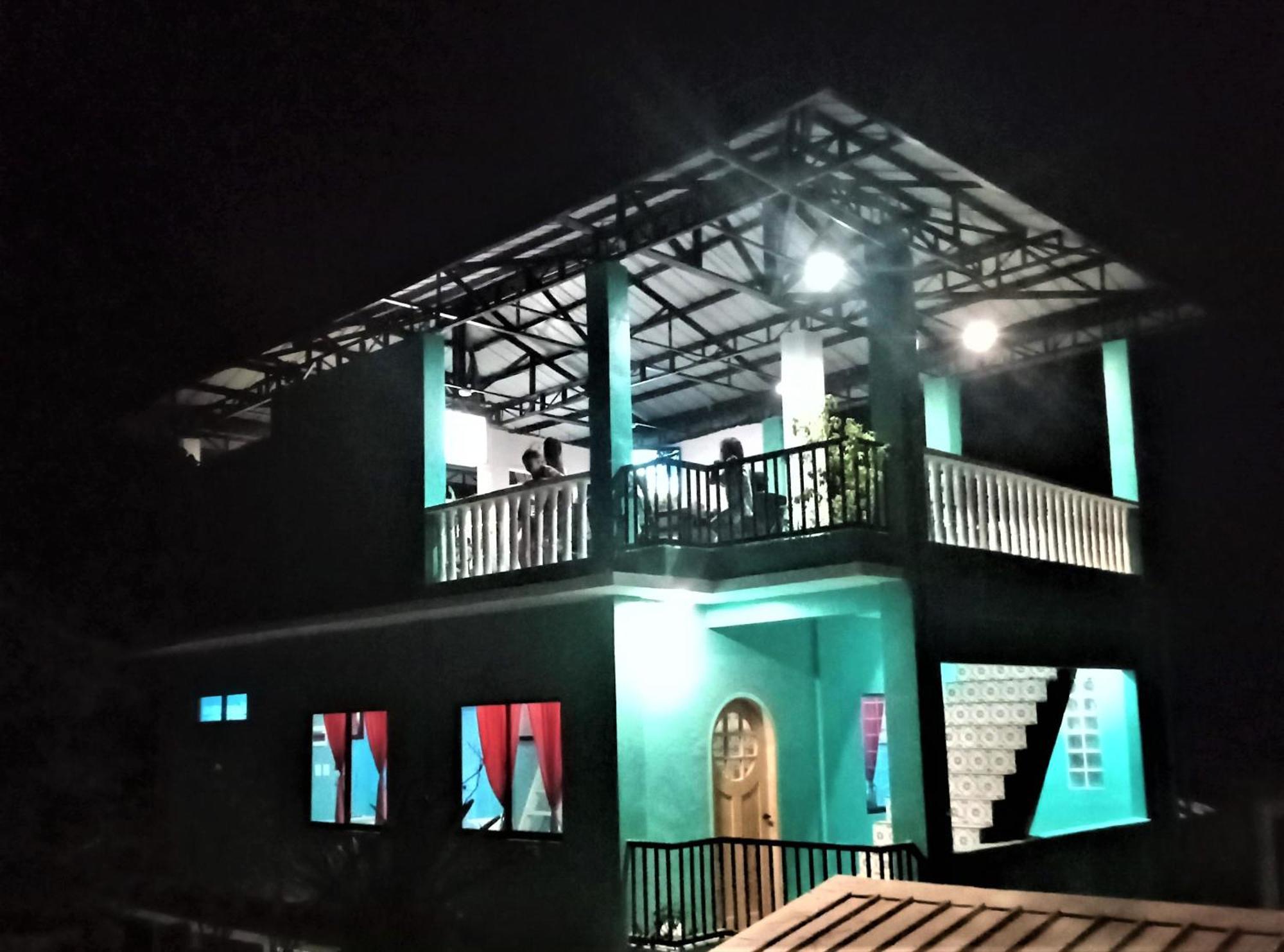 Smallfry'S Beach Resort Calatrava  Kültér fotó